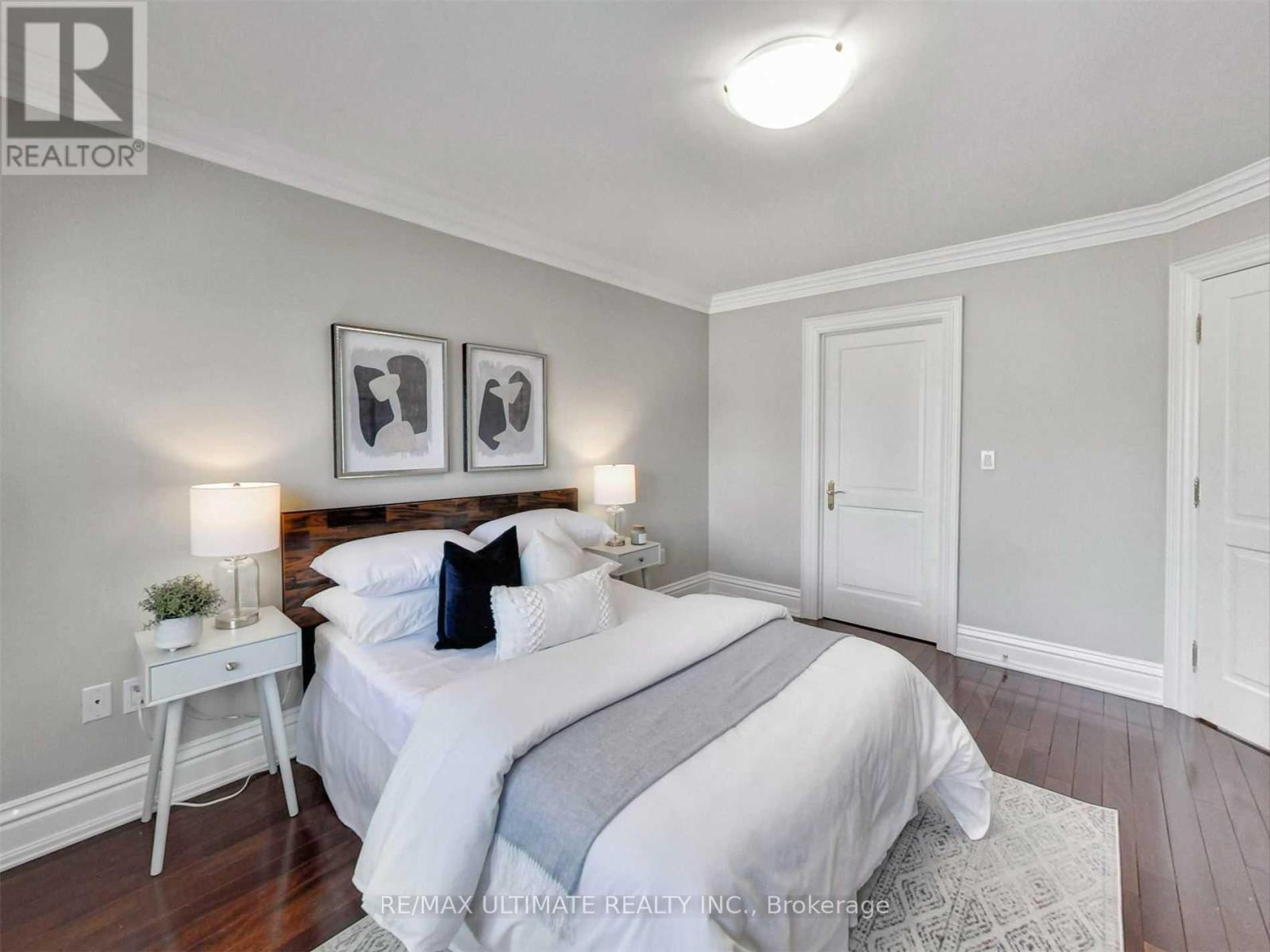 2 - 40 Harrow Drive, Toronto, Ontario  M6M 2X3 - Photo 3 - W13789086