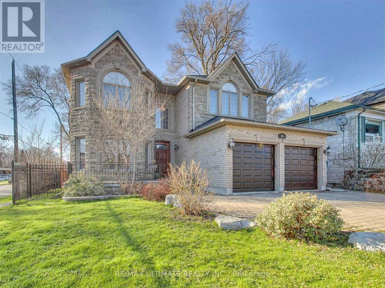 2 - 40 Harrow Drive, Toronto, Ontario  M6M 2X3 - Photo 6 - W13789086