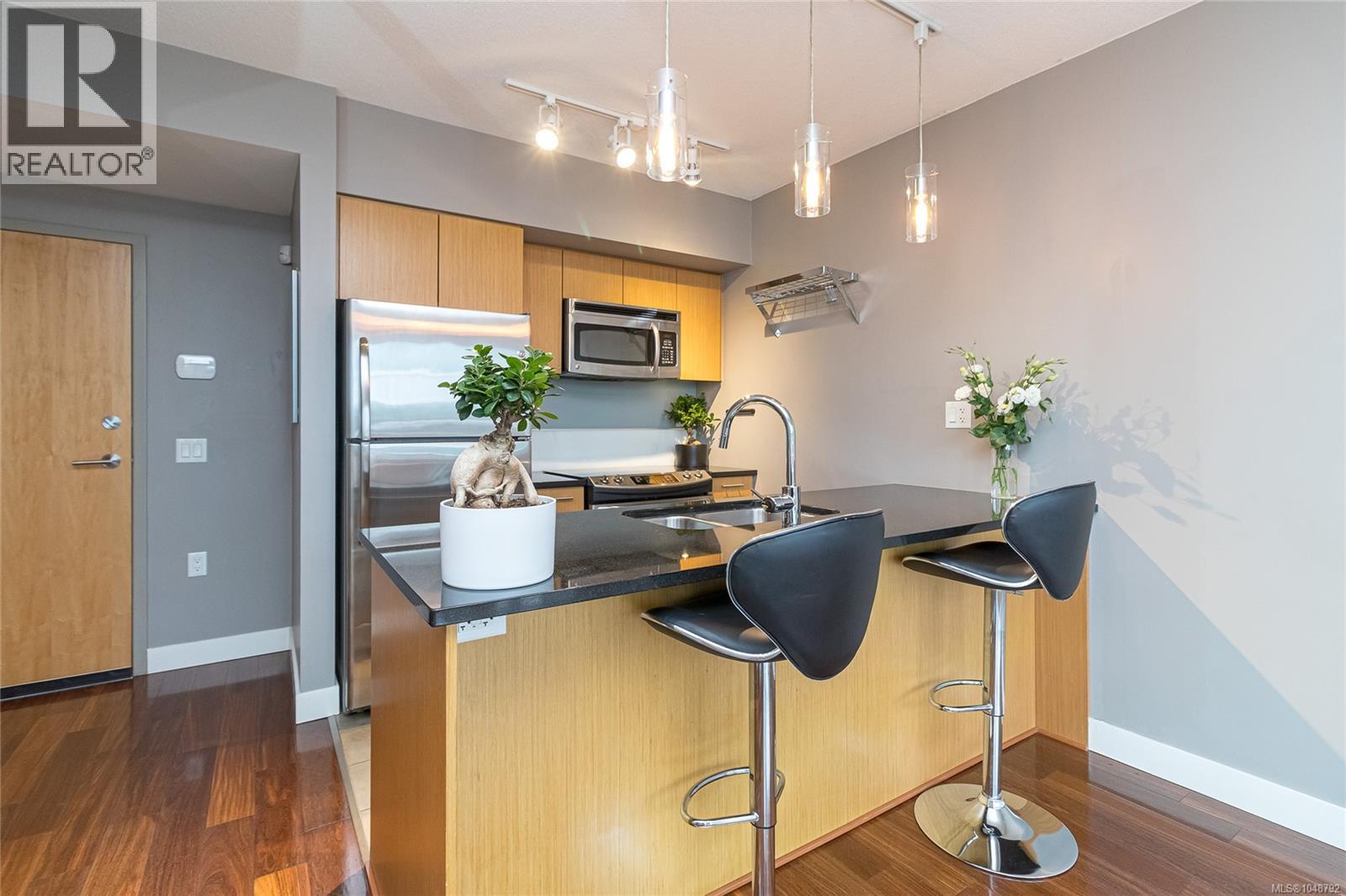 505 834 Johnson St photo 9