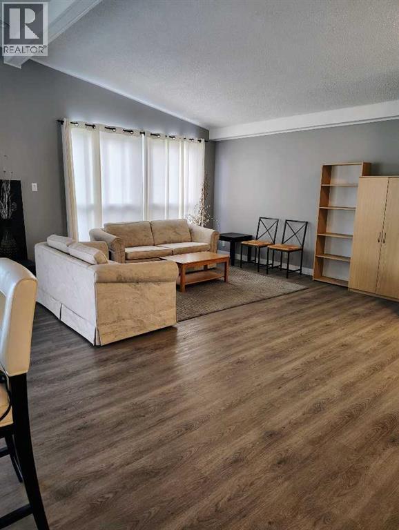2457 22a Street NW, Calgary, Alberta  T2M 3X8 - Photo 5 - A2323007