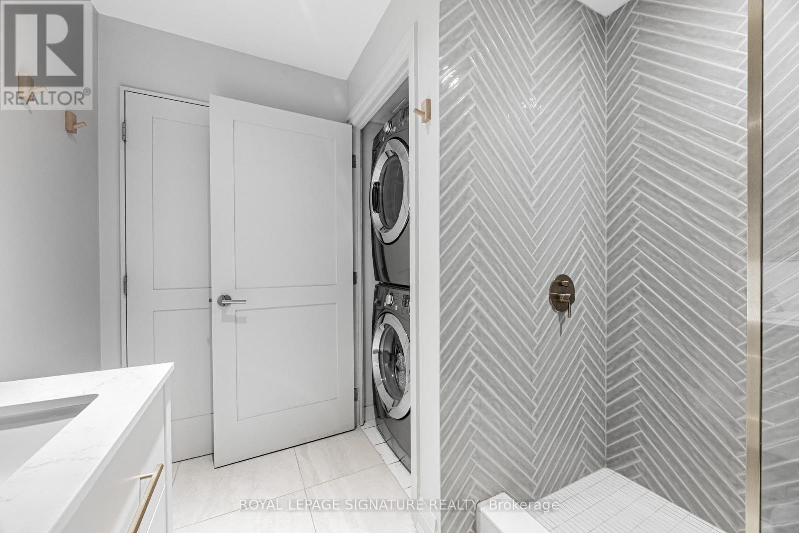 2406 - 33 Mill Street, Toronto, Ontario  M5A 3R3 - Photo 12 - C13789102