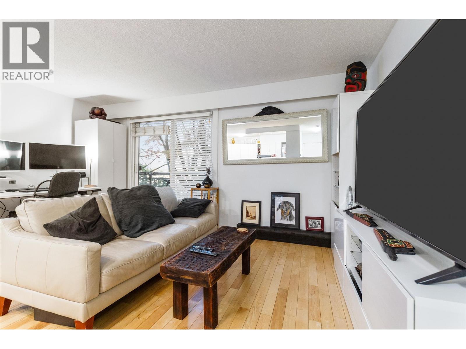 213 711 E 6th Avenue, Vancouver, British Columbia  V5T 1L7 - Photo 3 - R3166106