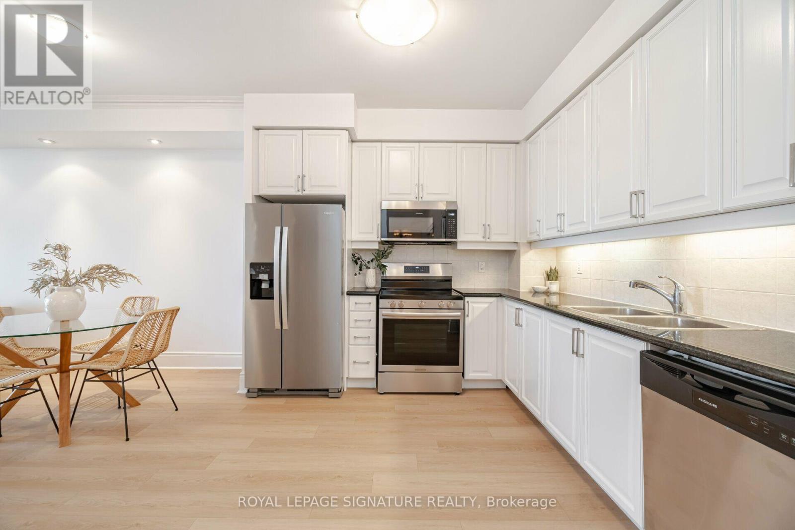 3028 - 3888 Duke Of York Boulevard, Mississauga, Ontario  L5B 4P5 - Photo 5 - W13789096