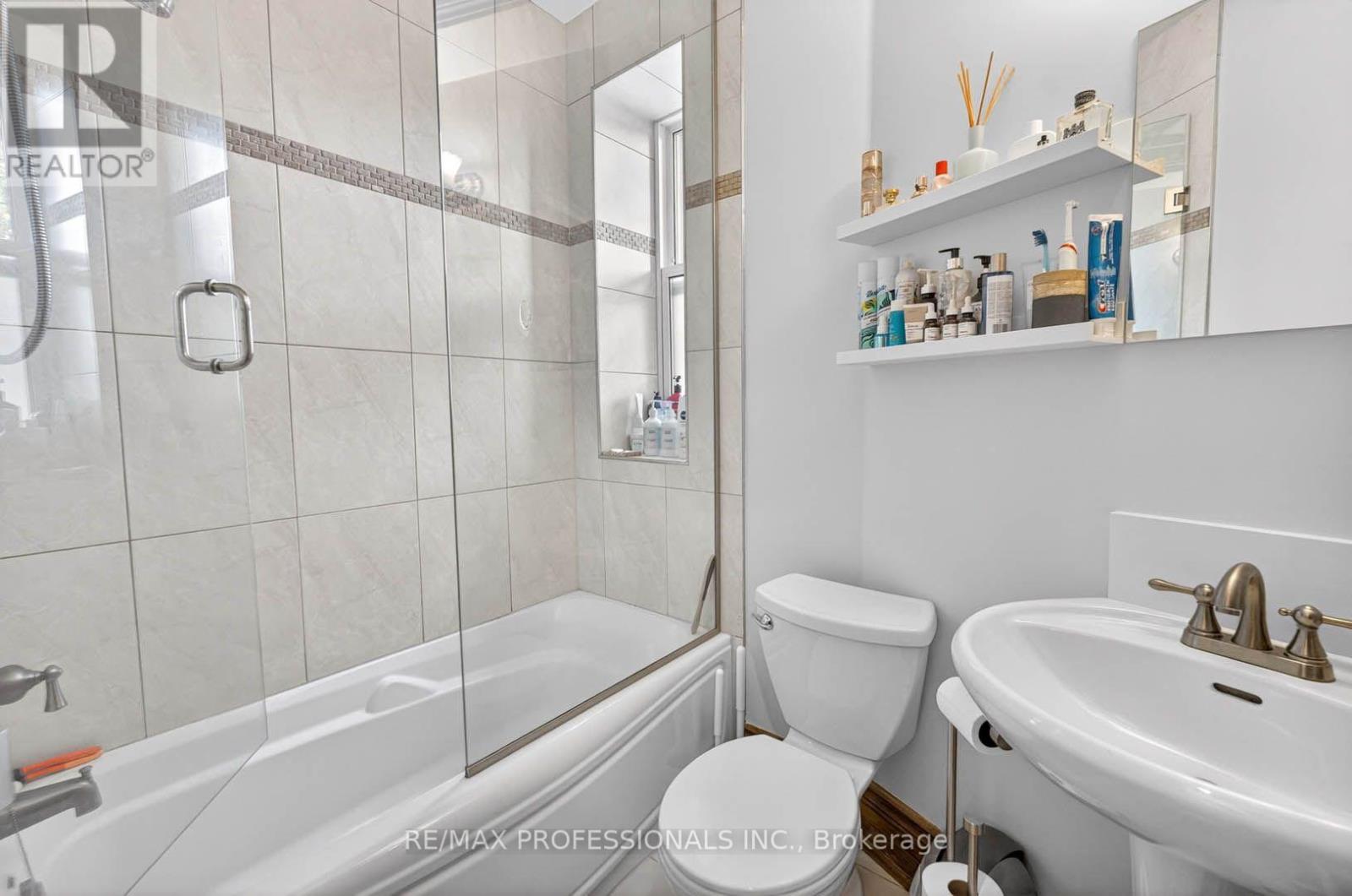 2 Afton Avenue, Toronto, Ontario  M6J 1R7 - Photo 27 - C13787578