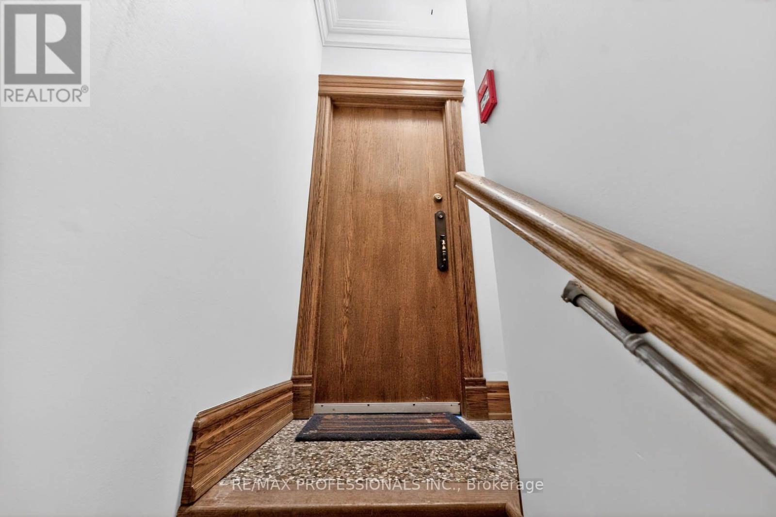 2 Afton Avenue, Toronto, Ontario  M6J 1R7 - Photo 21 - C13787578