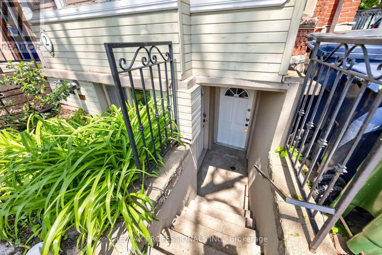 2 Afton Avenue, Toronto, Ontario  M6J 1R7 - Photo 40 - C13787578