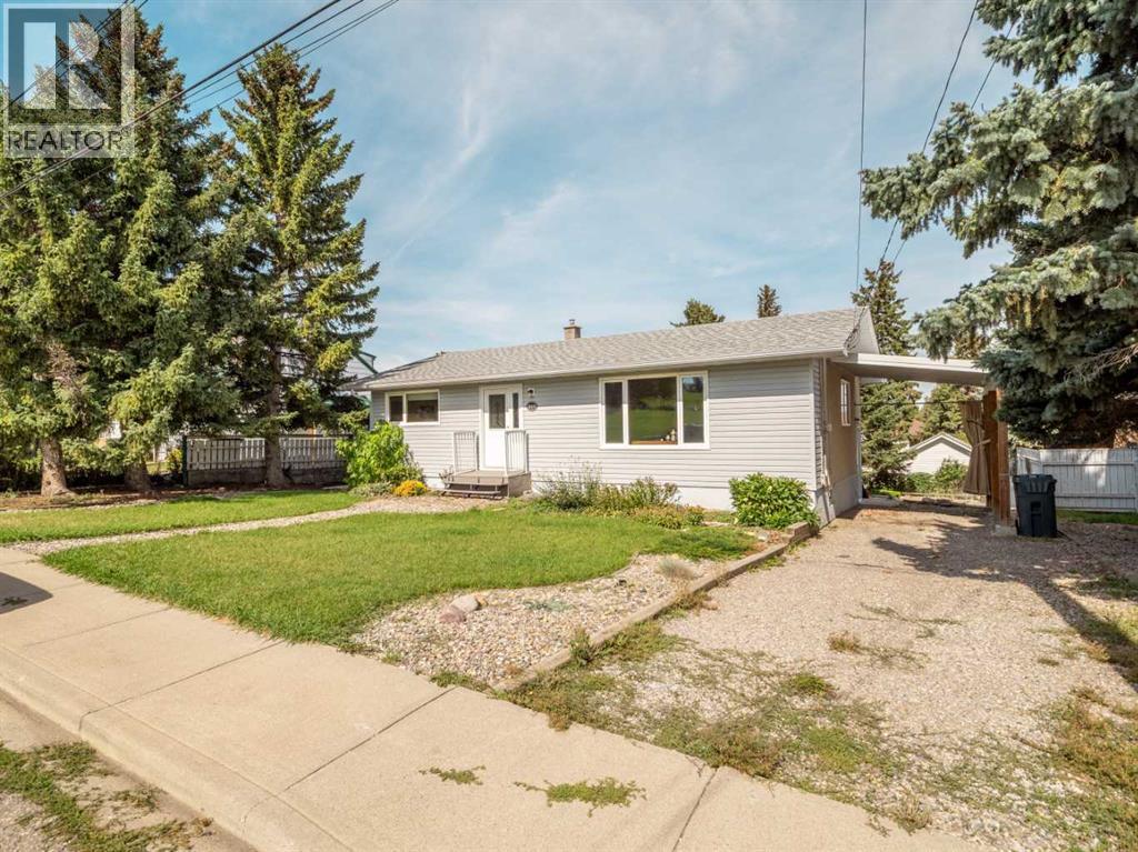 809 Hyde Street, Pincher Creek, Alberta  T0K 1W0 - Photo 2 - A2345628