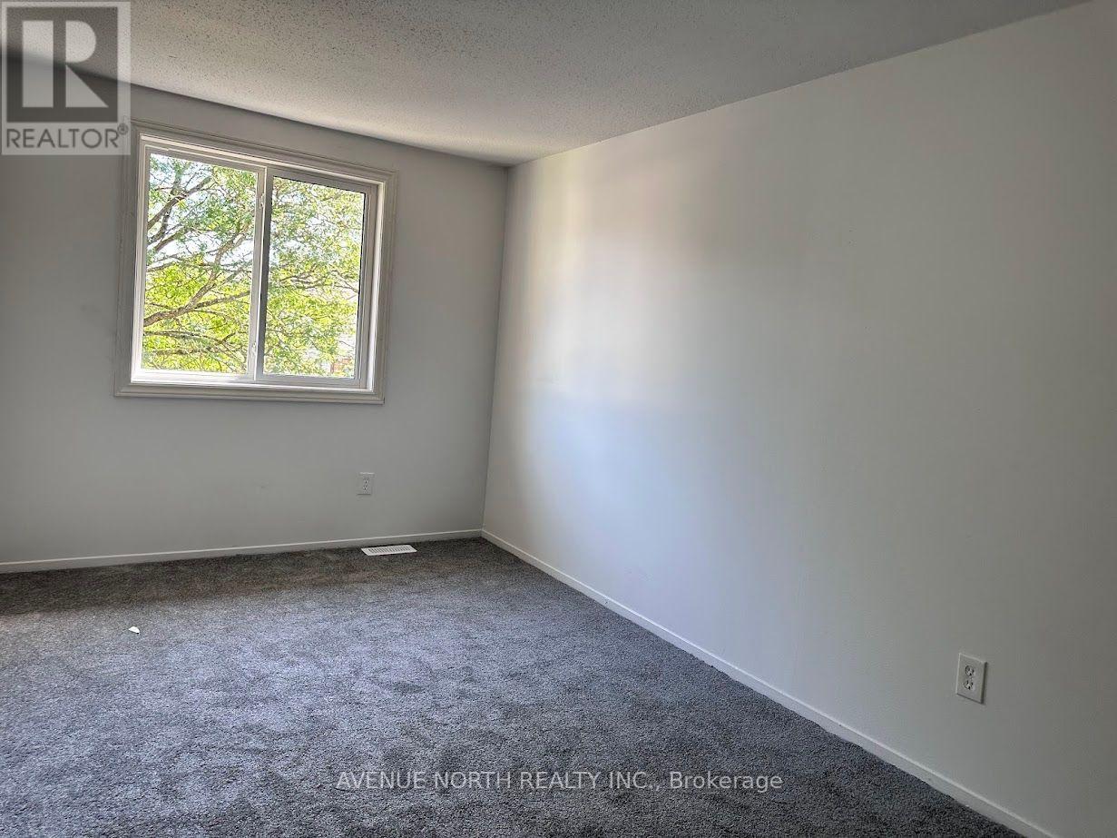 1469 Foxwell Street, Ottawa, Ontario K1B 5J5 - Photo 12 - X13789128