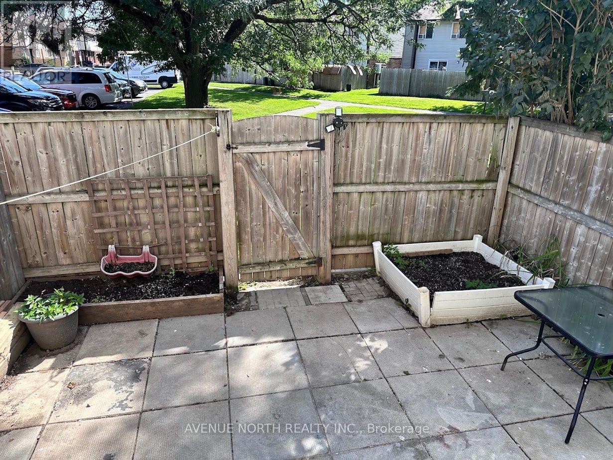 1469 Foxwell Street, Ottawa, Ontario K1B 5J5 - Photo 5 - X13789128