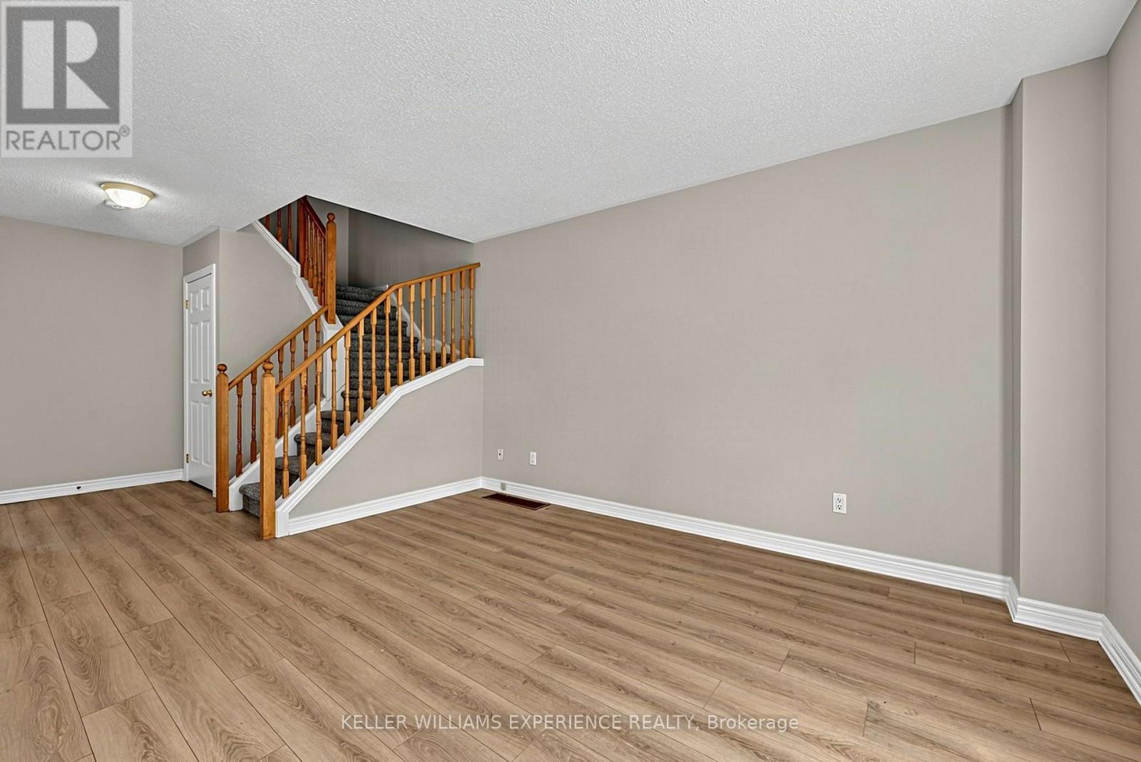 201 Stanley Street, Barrie, Ontario  L4M 6X9 - Photo 19 - S13779014