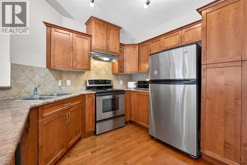 305, 30 Discovery Ridge Close SW, Calgary, Alberta  T3H 4Y3 - Photo 4 - A2342661