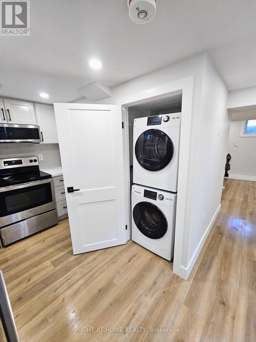 47 Eastvale Place, Hamilton, Ontario  L8H 1N9 - Photo 8 - X13789154