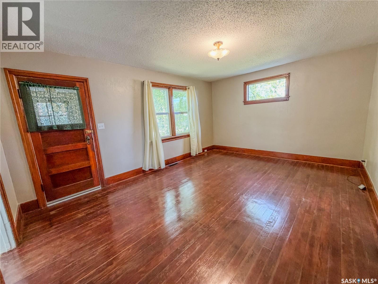 31 Laurier Avenue, Yorkton, Saskatchewan  S3N 1T7 - Photo 12 - SK048598