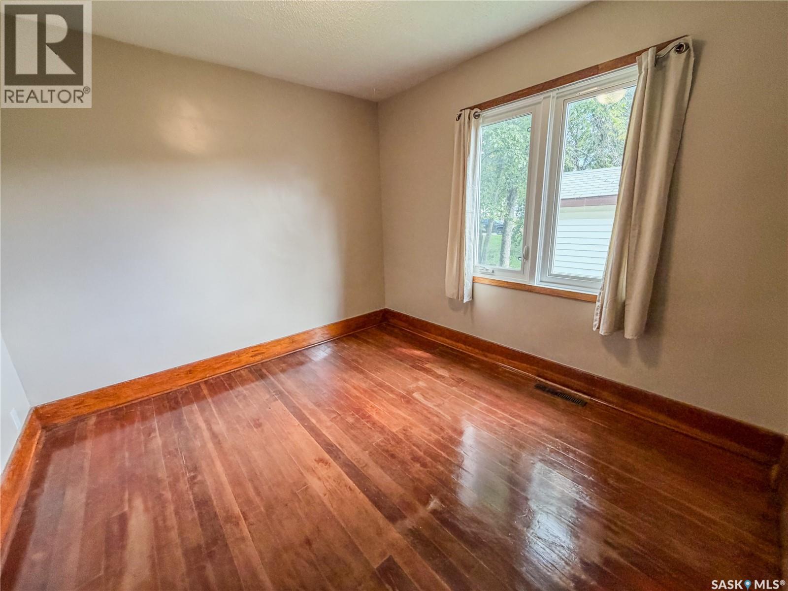 31 Laurier Avenue, Yorkton, Saskatchewan  S3N 1T7 - Photo 15 - SK048598