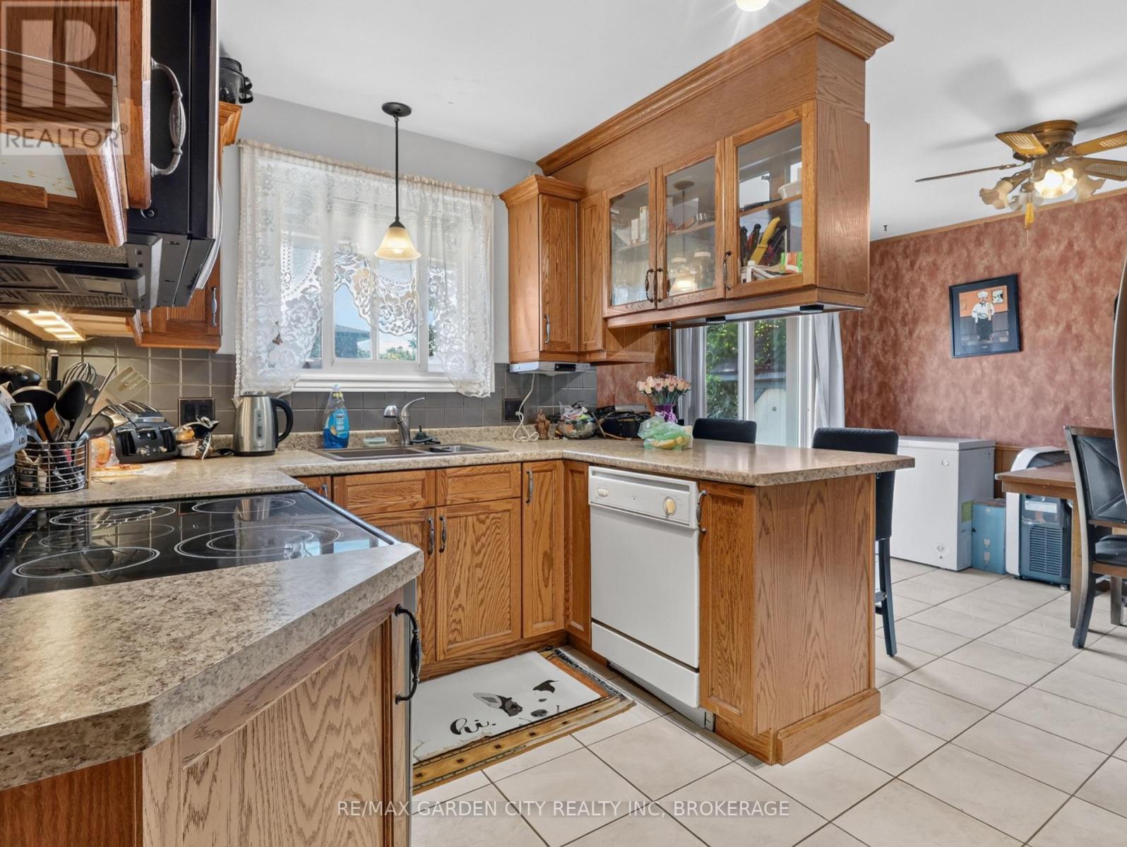 56 Burness Drive, St. Catharines, Ontario  L2P 1J5 - Photo 9 - X13789244