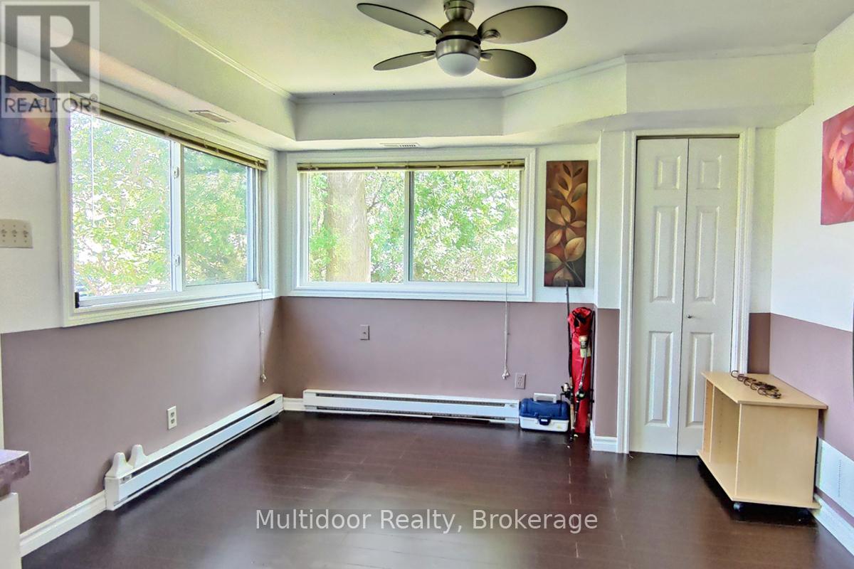 1058 Isabella Street, Innisfil, Ontario  L0L 1C0 - Photo 12 - N13789234