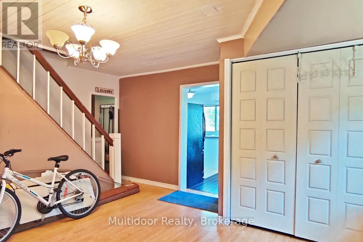 1058 Isabella Street, Innisfil, Ontario  L0L 1C0 - Photo 13 - N13789234