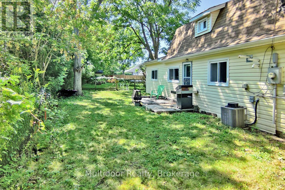 1058 Isabella Street, Innisfil, Ontario  L0L 1C0 - Photo 9 - N13789234