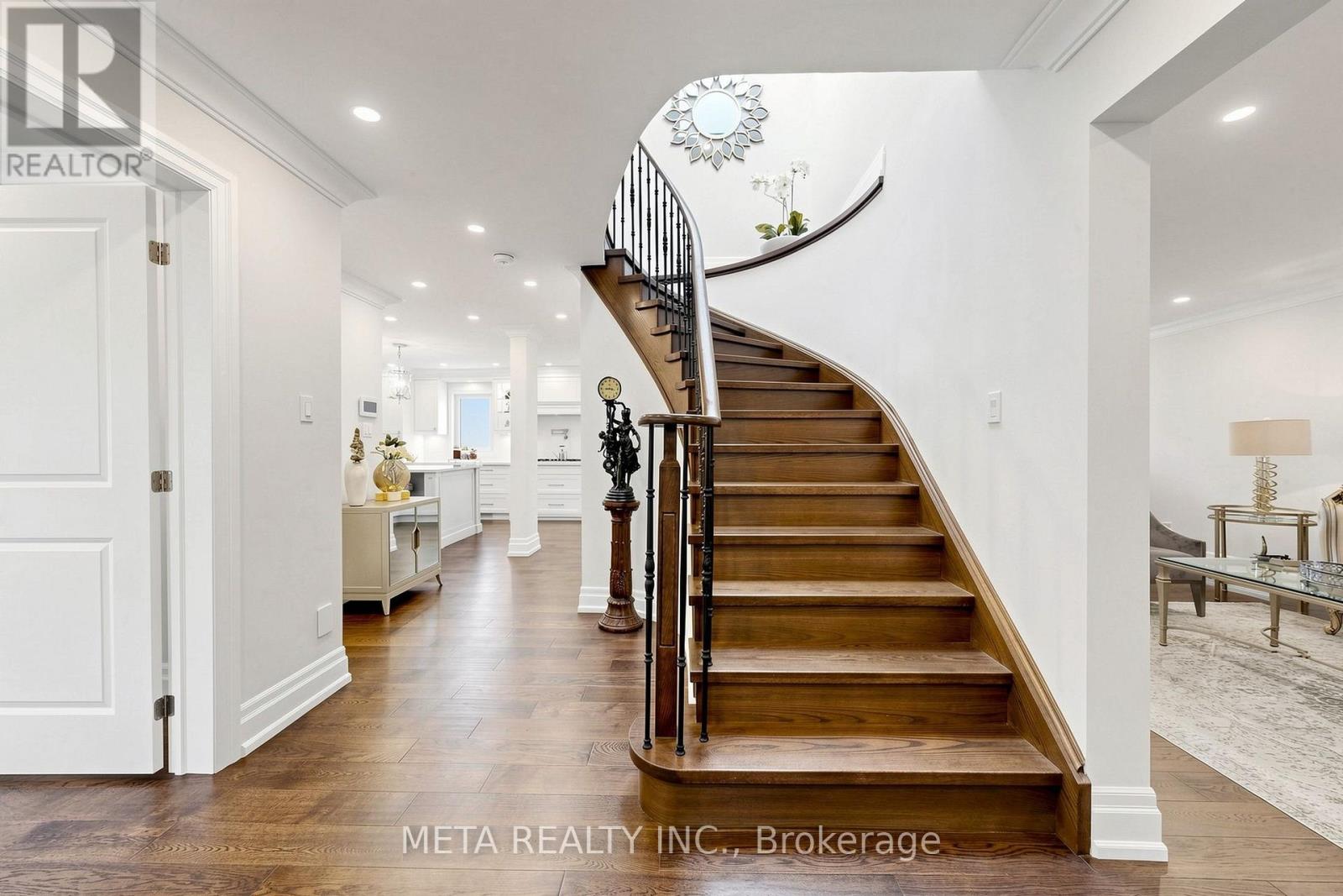 431 Kerrybrook Drive, Richmond Hill, Ontario  L4C 5M5 - Photo 4 - N13789246