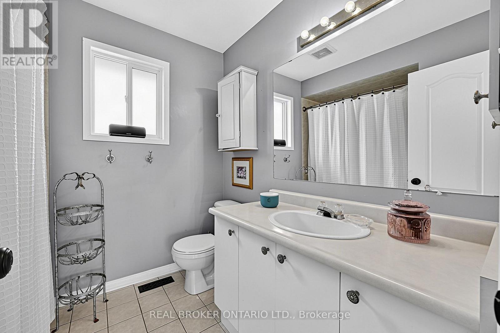 408 Flanagan Court, Newmarket, Ontario  L3X 2E9 - Photo 18 - N13789276