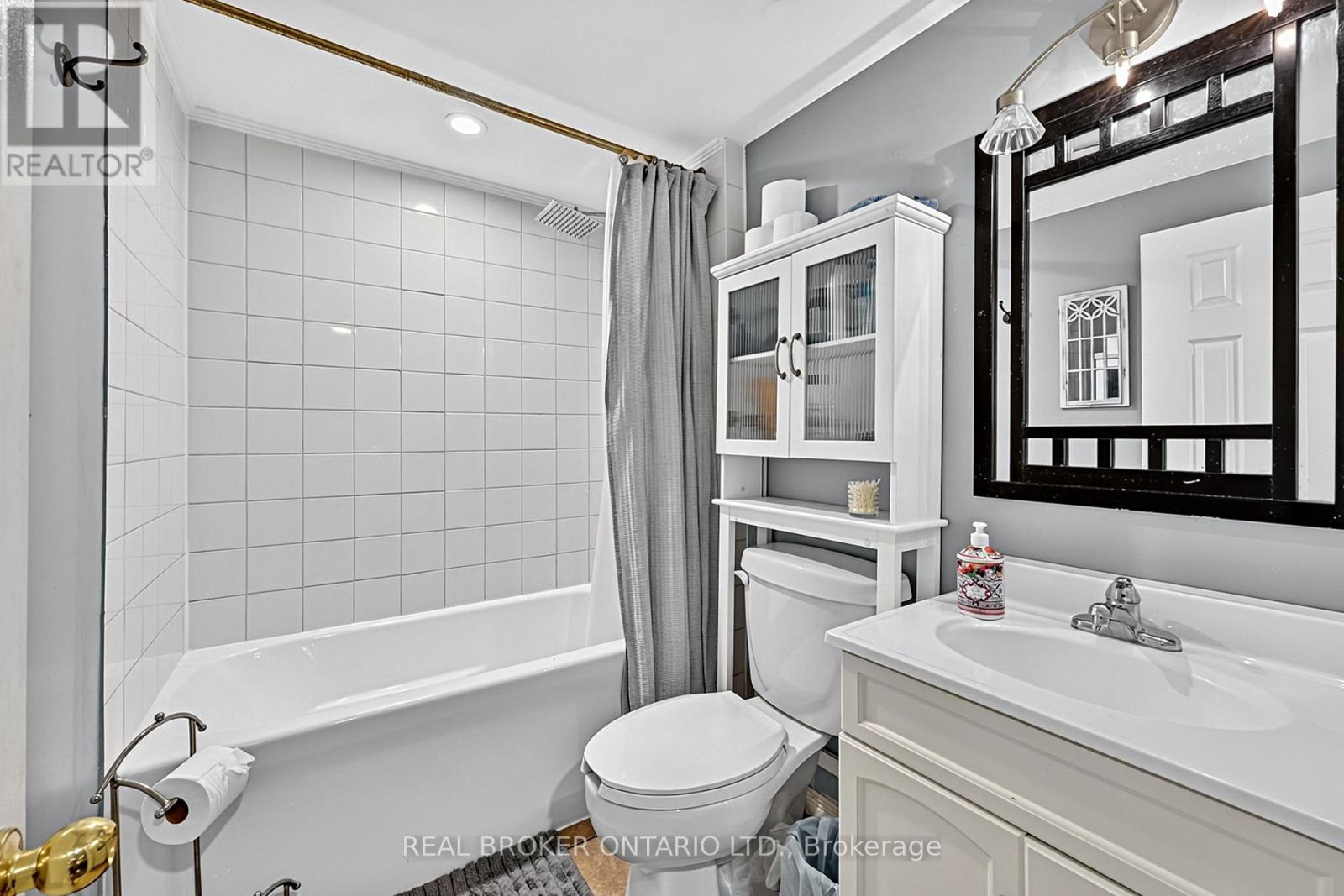 408 Flanagan Court, Newmarket, Ontario  L3X 2E9 - Photo 22 - N13789276