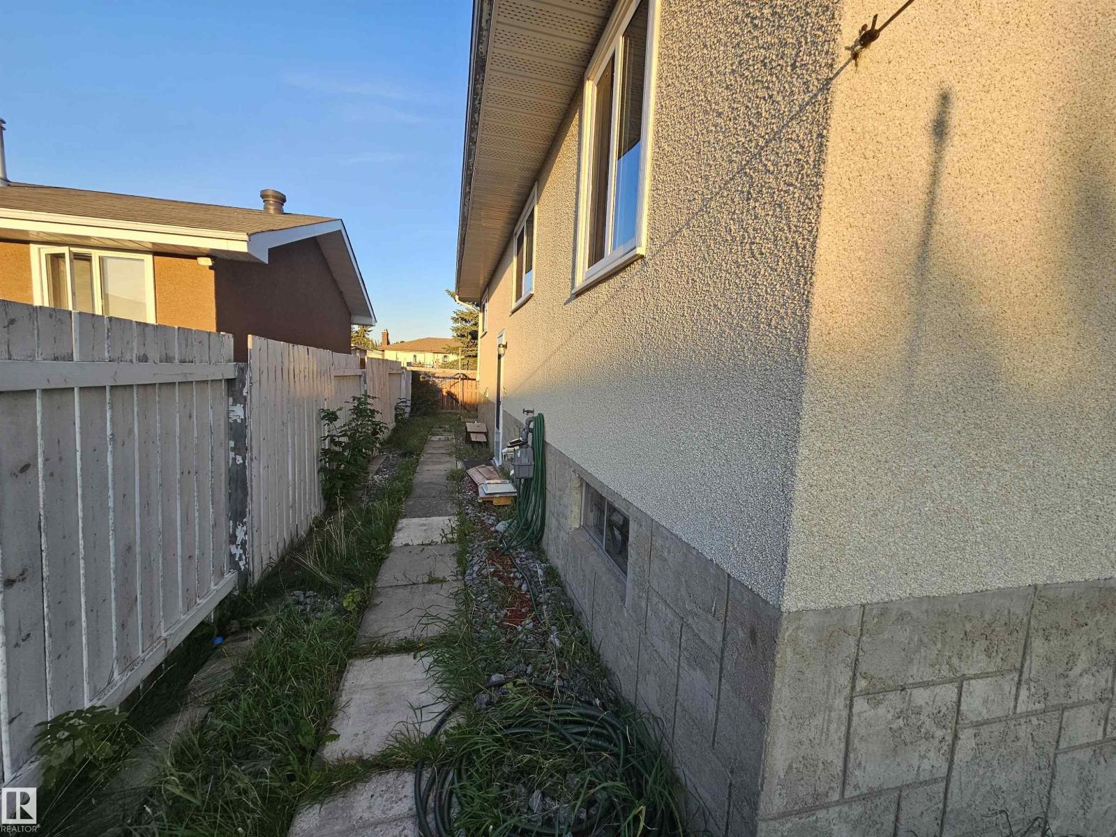 8828 151 Av Nw, Edmonton, Alberta  T5E 5W8 - Photo 5 - E4508874