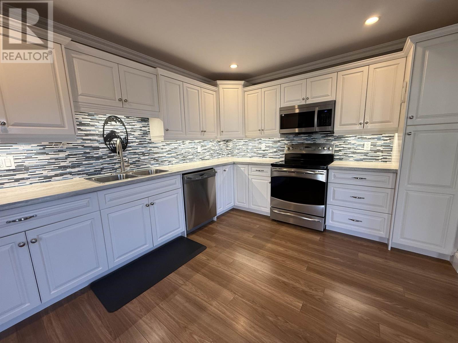 309 Duke Street, Summerside, Prince Edward Island C1N 3T7 - Photo 7 - 202623372