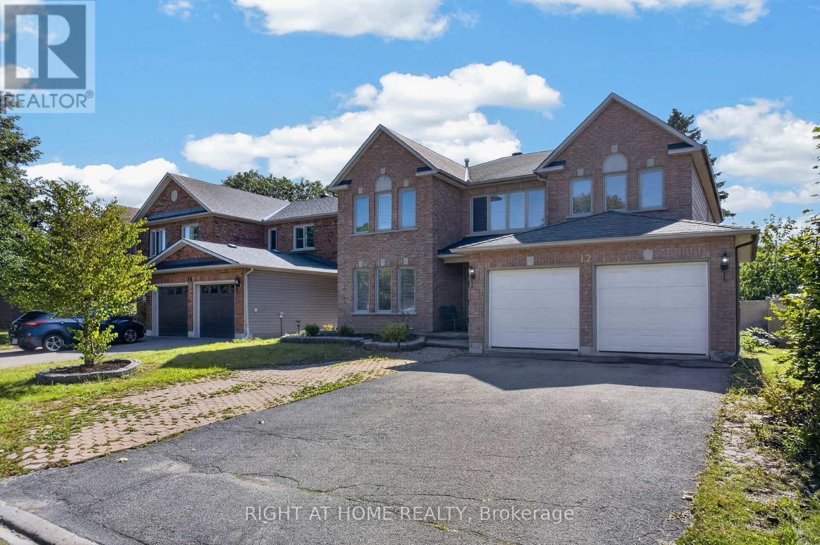12 BASLAW DRIVE, Ottawa, Ontario