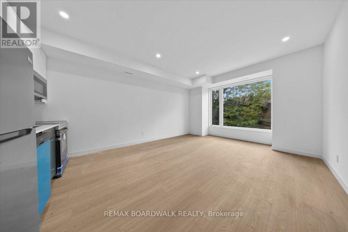 Unit 3 - 315 Savard Avenue, Ottawa, Ontario  K1L 7S1 - Photo 3 - X13788722