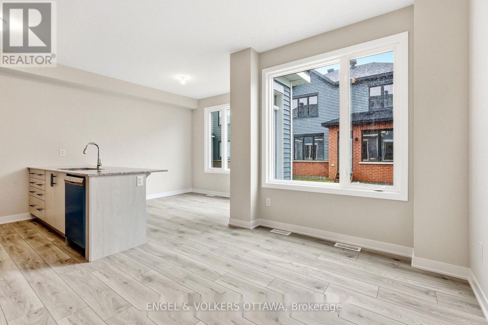 418 Les Emmerson Drive, Ottawa, Ontario  K2J 4J4 - Photo 5 - X13789364