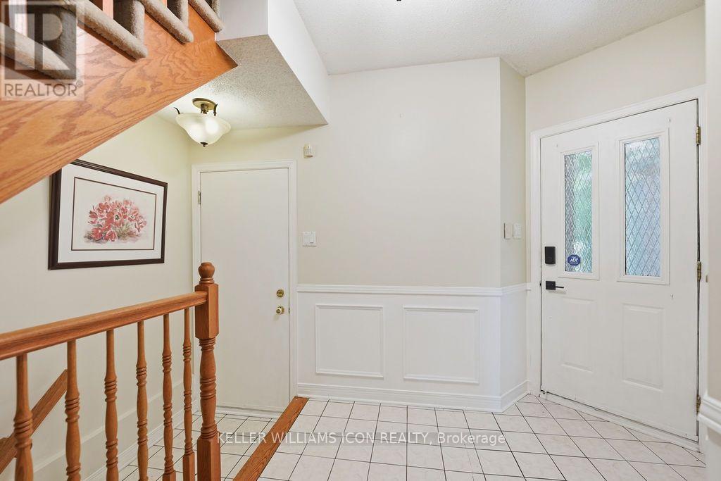 15 Locheland Crescent, Ottawa, Ontario  K2G 6H2 - Photo 3 - X13789372