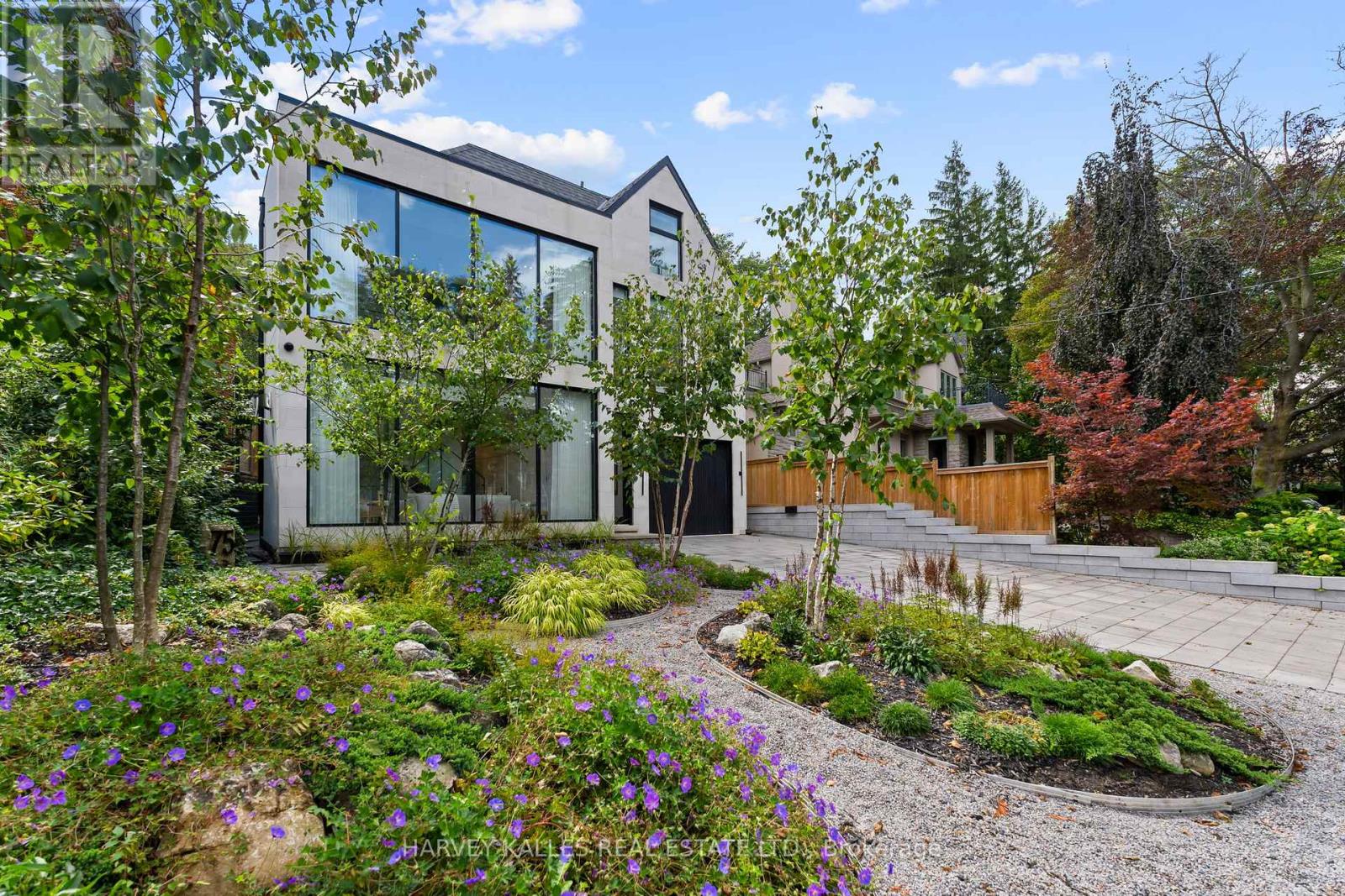 75 LAWRENCE CRESCENT, Toronto, Ontario