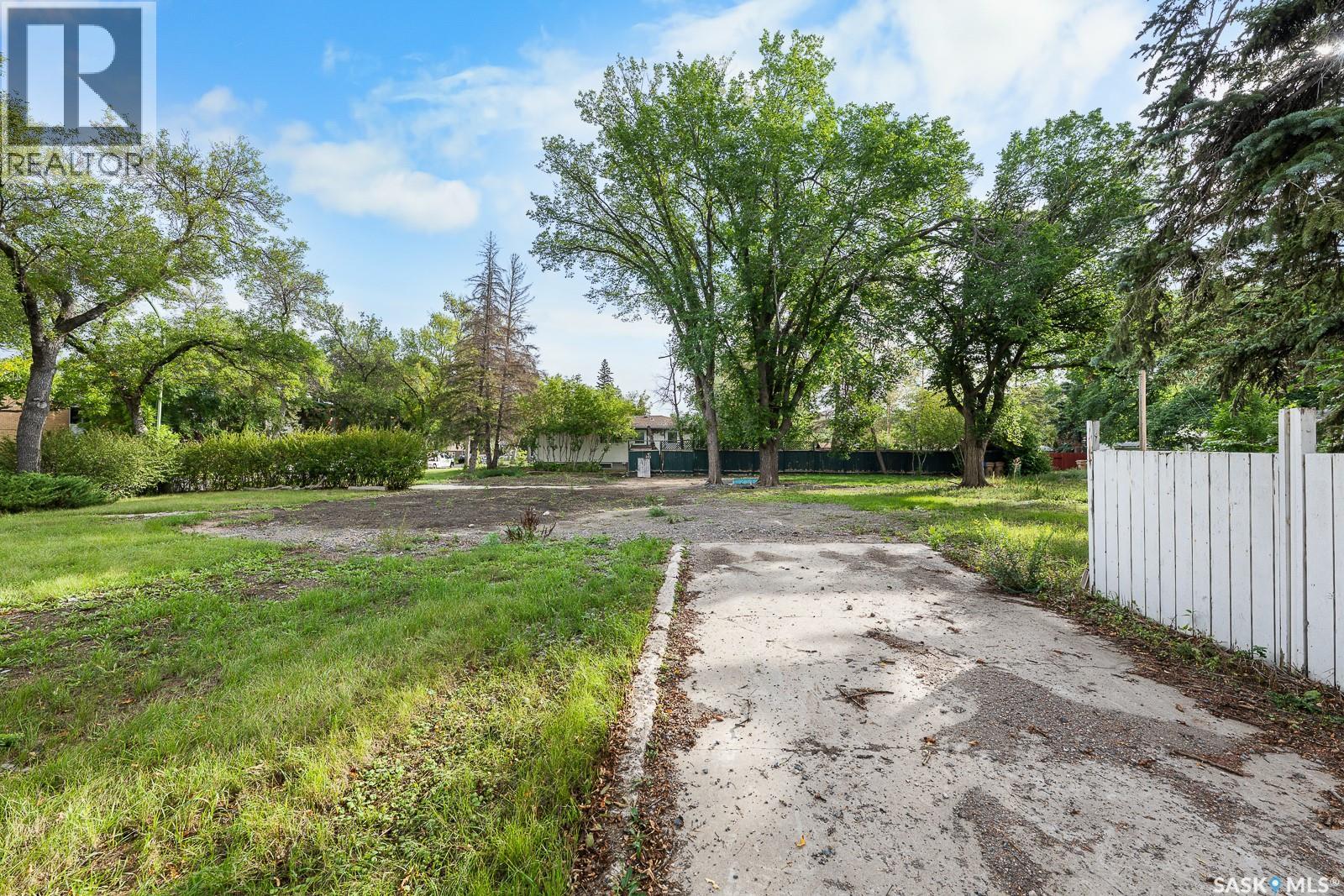 3219/3223 Westgate Avenue, Regina, Saskatchewan  S4S 1B4 - Photo 8 - SK048494