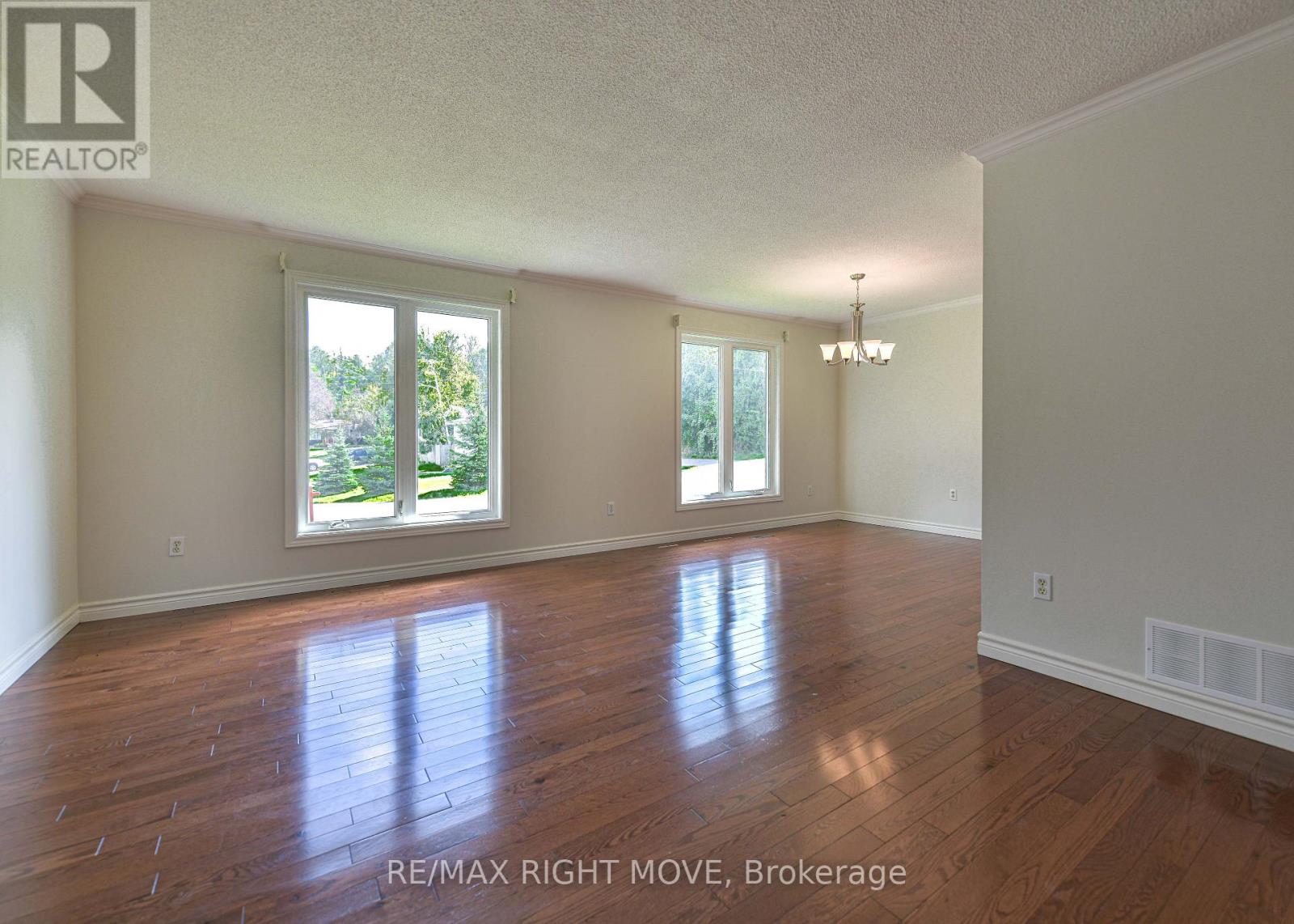 4 Fitton Heights, Orillia, Ontario  L3V 4M7 - Photo 10 - S13789528