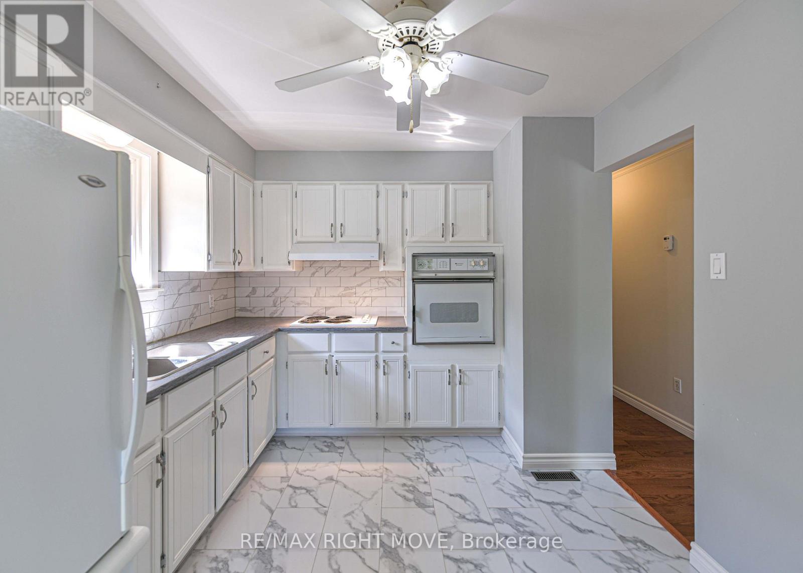 4 Fitton Heights, Orillia, Ontario  L3V 4M7 - Photo 12 - S13789528