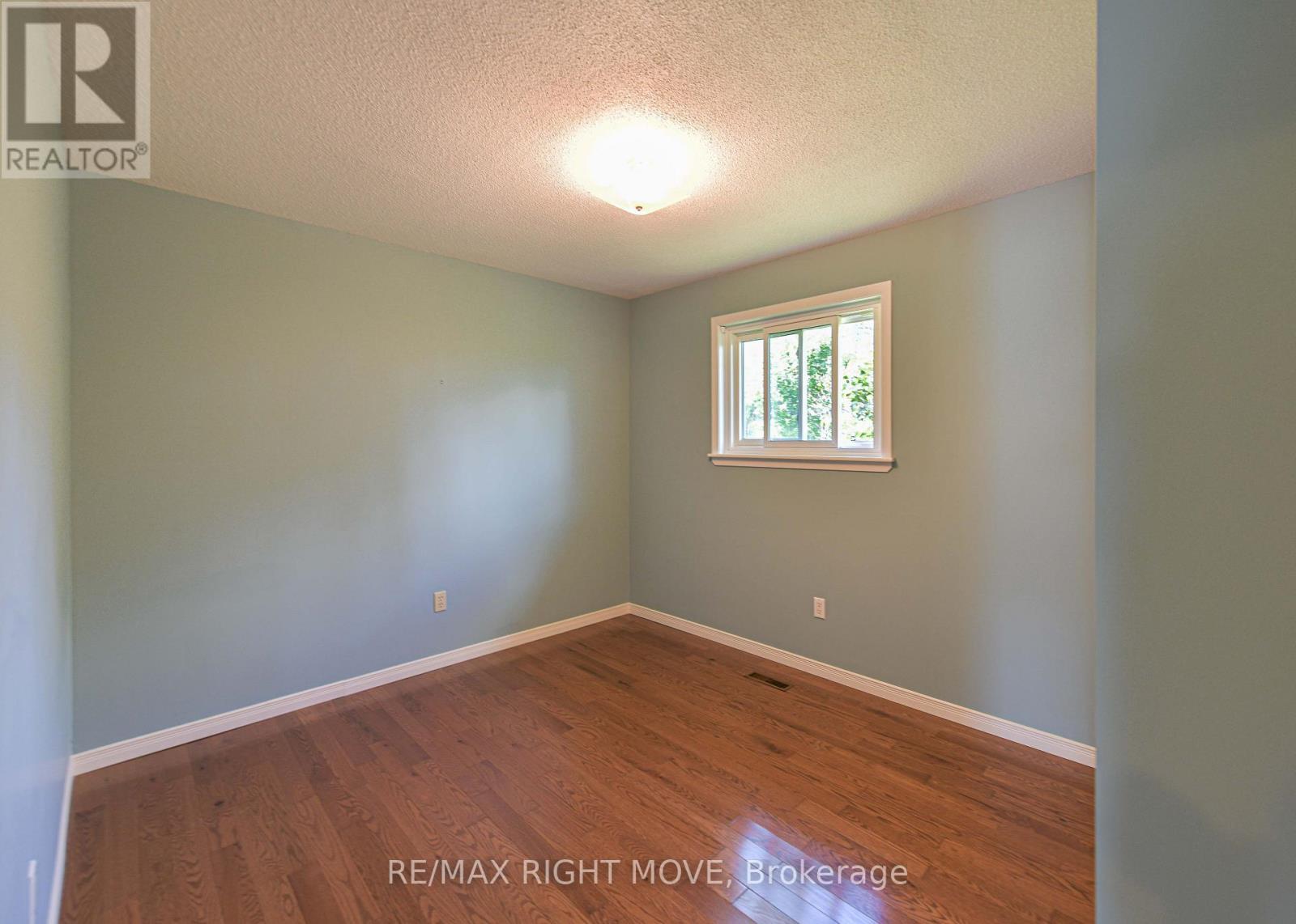4 Fitton Heights, Orillia, Ontario  L3V 4M7 - Photo 15 - S13789528