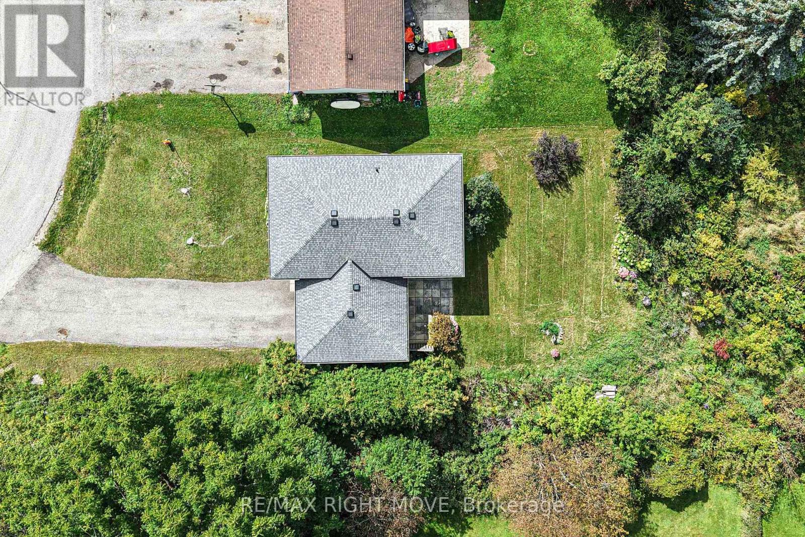 4 Fitton Heights, Orillia, Ontario  L3V 4M7 - Photo 2 - S13789528