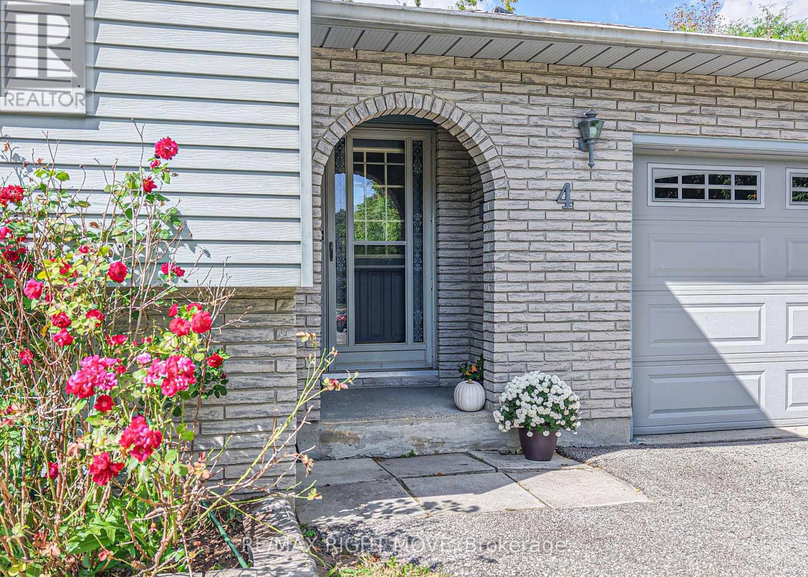 4 Fitton Heights, Orillia, Ontario  L3V 4M7 - Photo 7 - S13789528