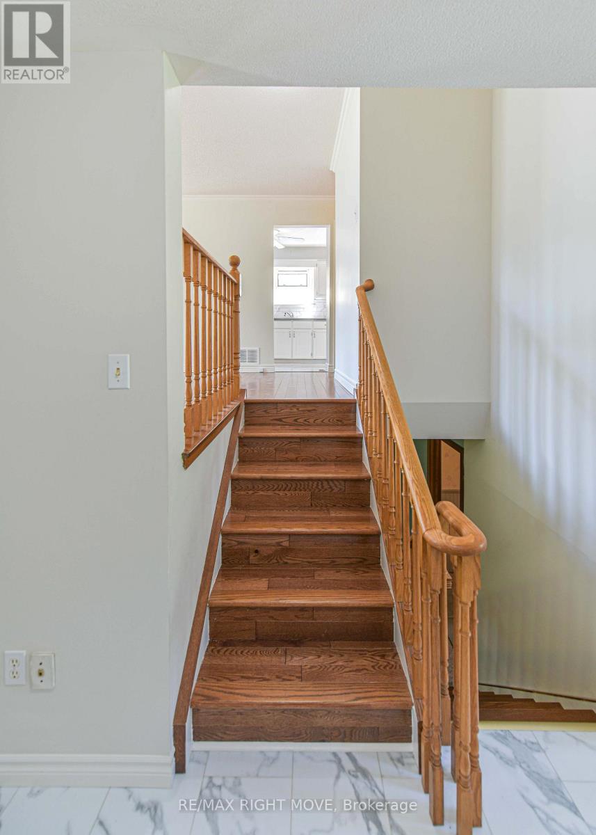 4 Fitton Heights, Orillia, Ontario  L3V 4M7 - Photo 9 - S13789528