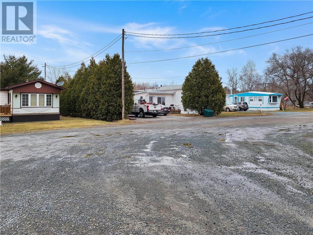 1035 Hwy 17 E, Wahnapitae, Ontario  P0M 3C0 - Photo 5 - 2130409