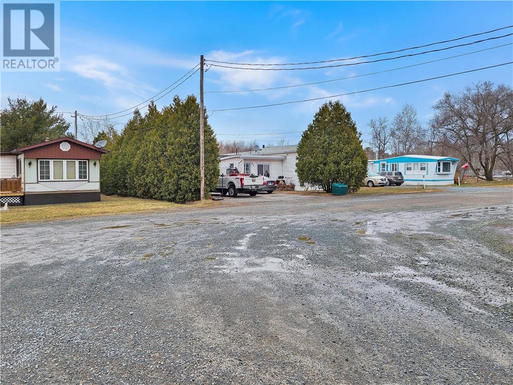 1035 Hwy 17 E, Wahnapitae, Ontario  P0M 3C0 - Photo 6 - 2130409