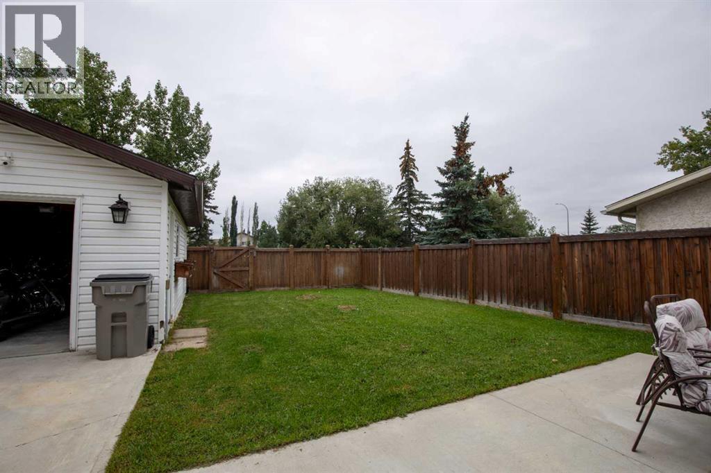 9715 69 Avenue photo 18