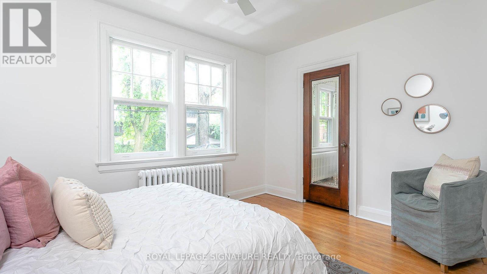 Main - 63 Braemore Gardens, Toronto, Ontario  M6G 2C7 - Photo 7 - C13784300