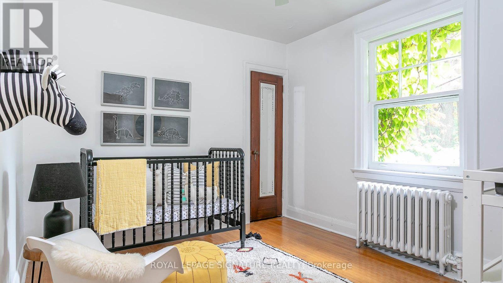Main - 63 Braemore Gardens, Toronto, Ontario  M6G 2C7 - Photo 10 - C13784300