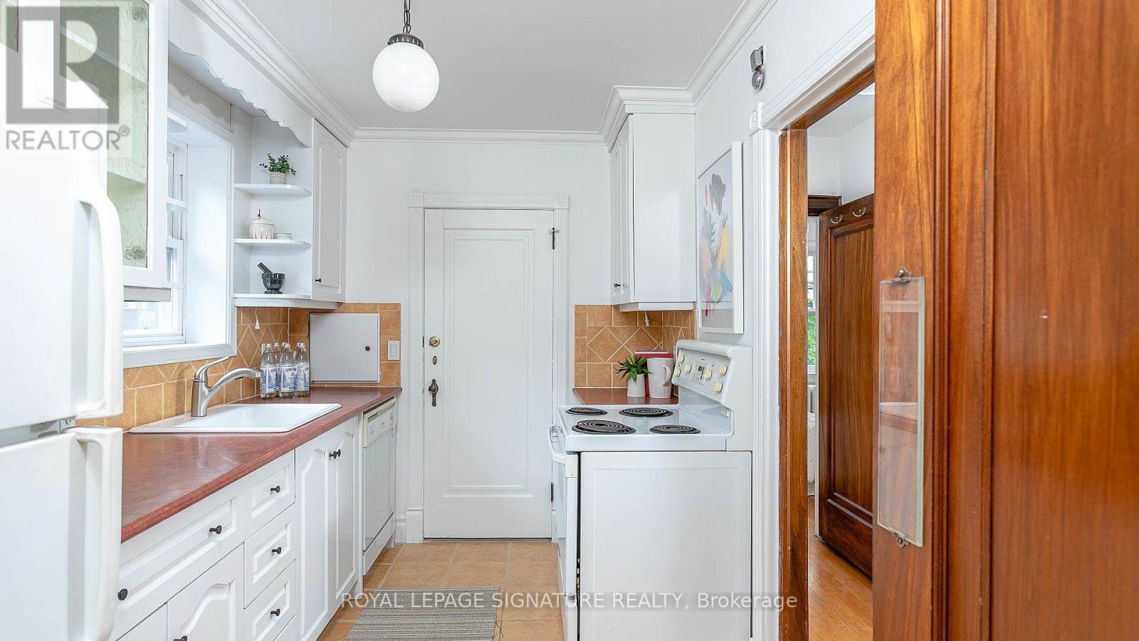 Main - 63 Braemore Gardens, Toronto, Ontario  M6G 2C7 - Photo 6 - C13784300