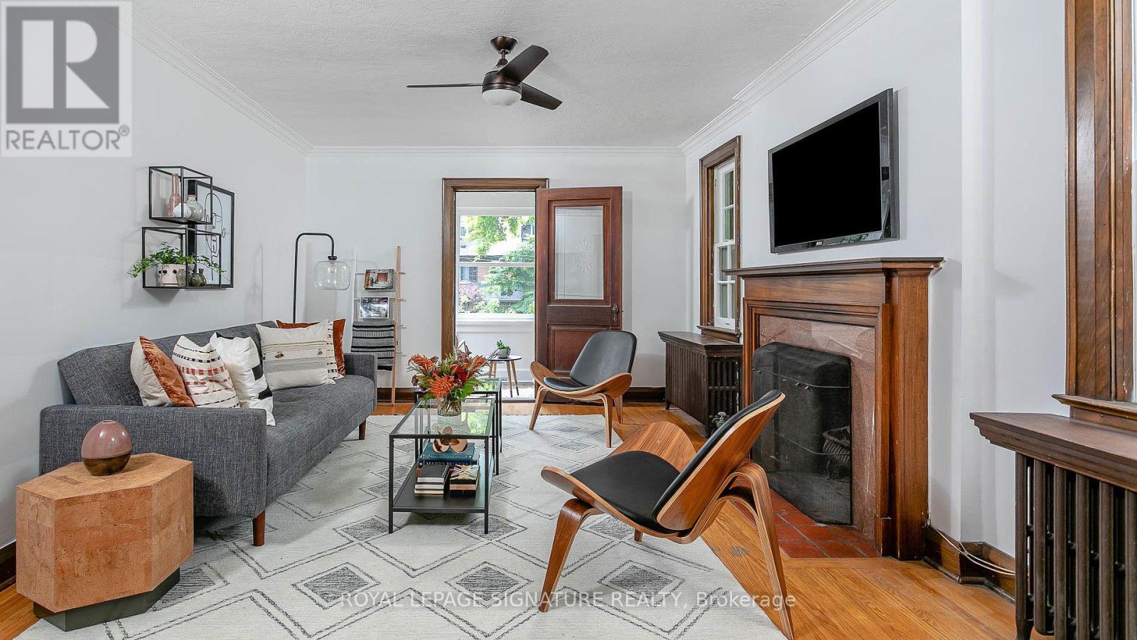 Main - 63 Braemore Gardens, Toronto, Ontario  M6G 2C7 - Photo 3 - C13784300