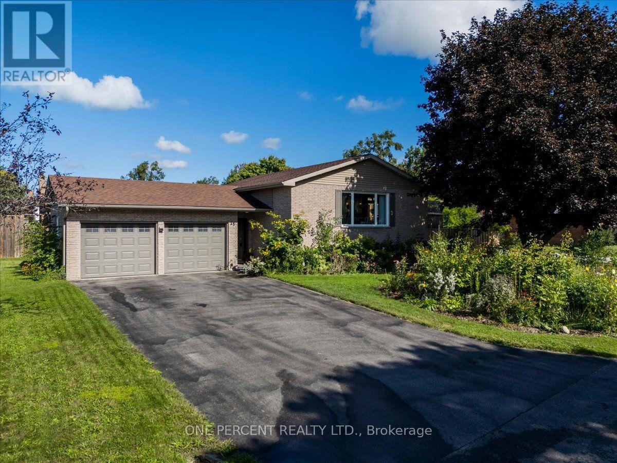 25 BERTRAM DRIVE, Springwater, Ontario