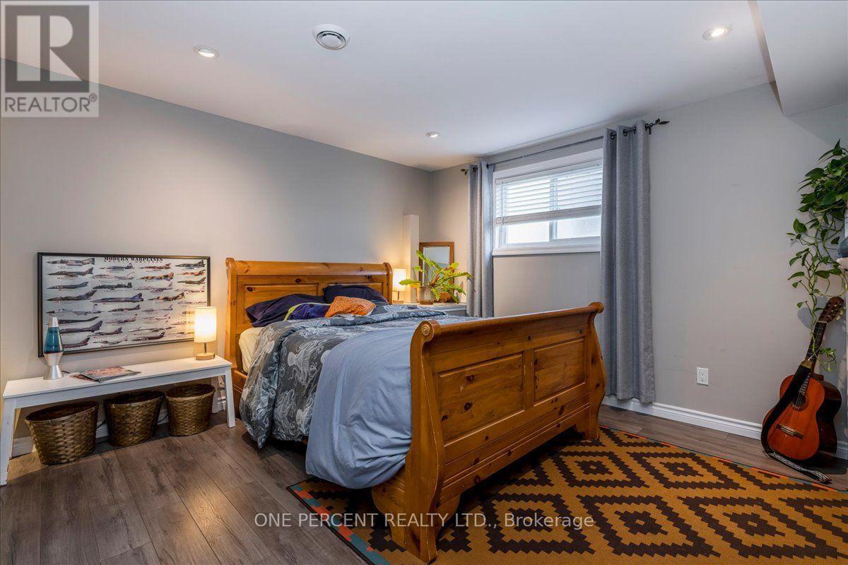 25 Bertram Drive, Springwater, Ontario  L0L 1P0 - Photo 10 - S13767030