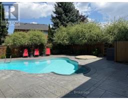 33 HILLPATH CRESCENT, Brampton, Ontario