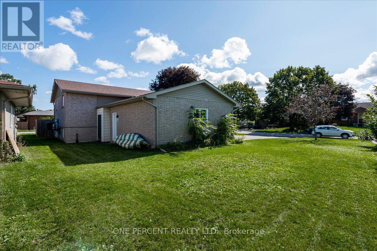 25 Bertram Drive, Springwater, Ontario  L0L 1P0 - Photo 31 - S13767030